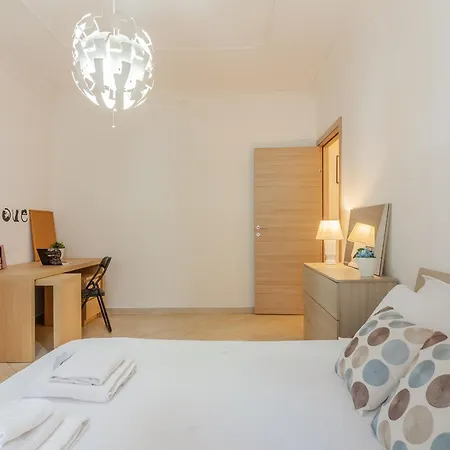 Le Foyer Du Bizet Apartmán